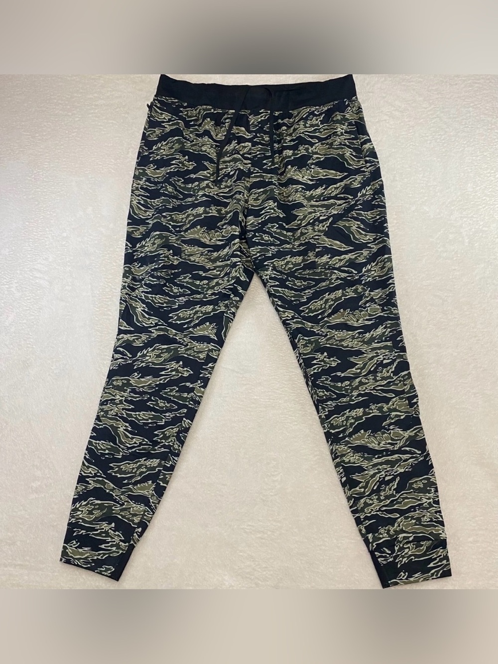 Under Armour Unstoppable Joggers XL Pants Black Green Camo Stretch 1352027-002